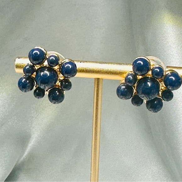 Vintage Monet Navy Blue and Gold Cluster Earrings with Glossy Finish - Picture 3 of 15